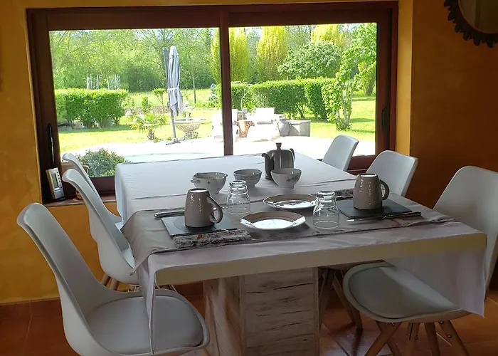 Maison De Paille B&B *