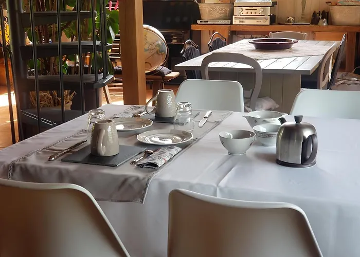 Maison De Paille Bed & Breakfast Ceton