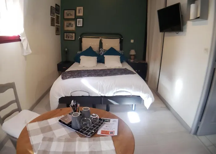 Maison De Paille Bed & Breakfast Ceton